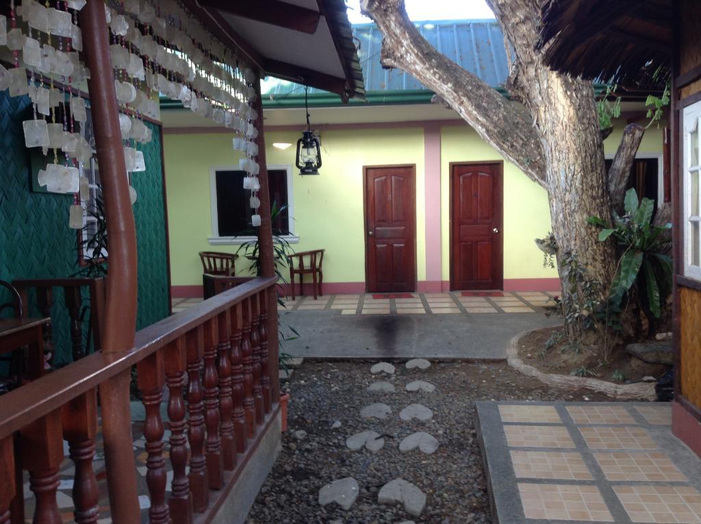 Tia Mers Guest House Puerto Princesa Exterior photo