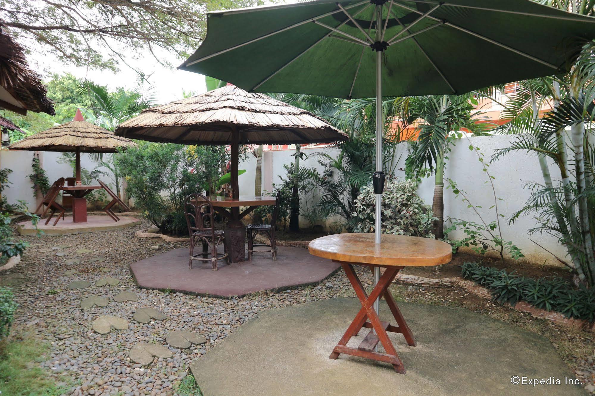 Tia Mers Guest House Puerto Princesa Exterior photo