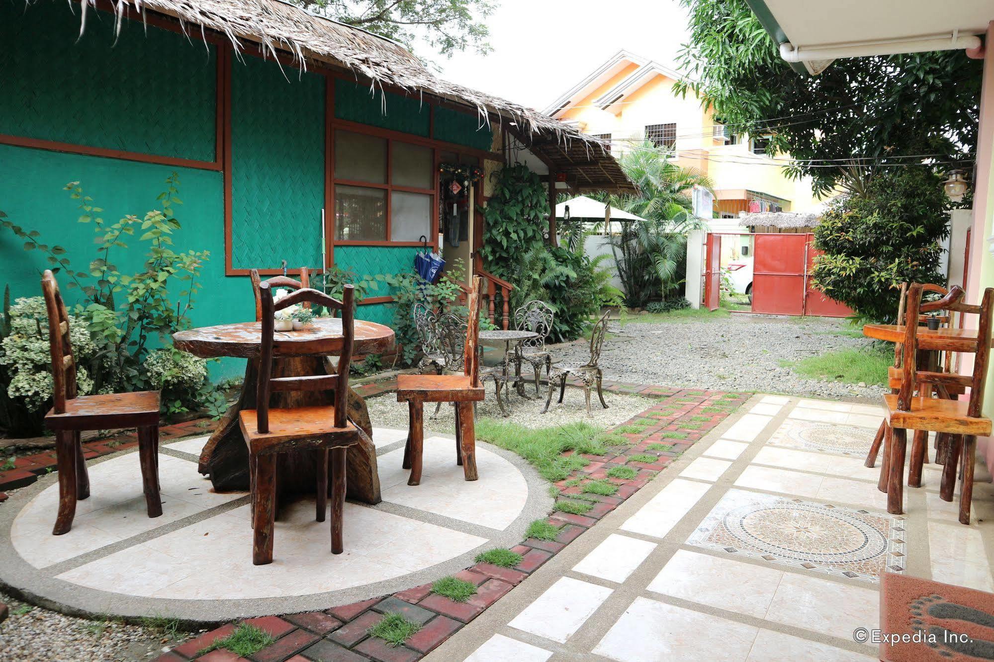 Tia Mers Guest House Puerto Princesa Exterior photo