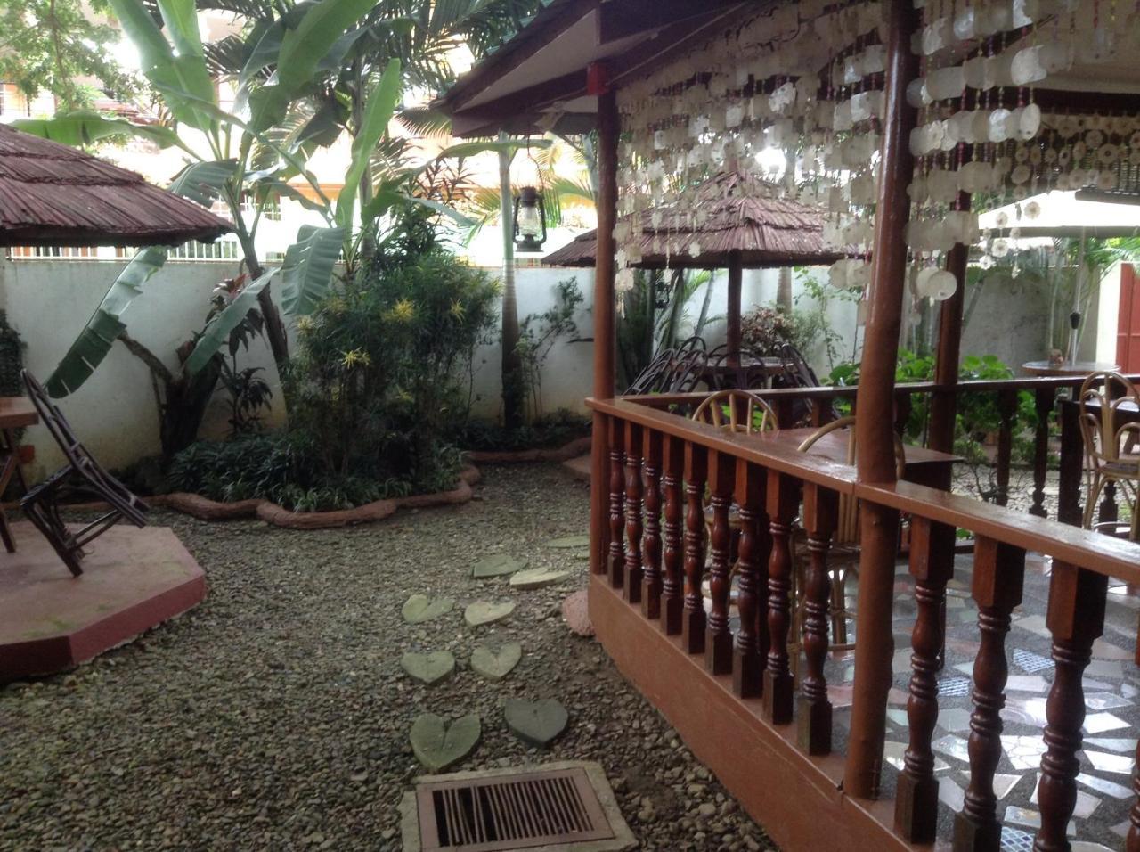 Tia Mers Guest House Puerto Princesa Exterior photo